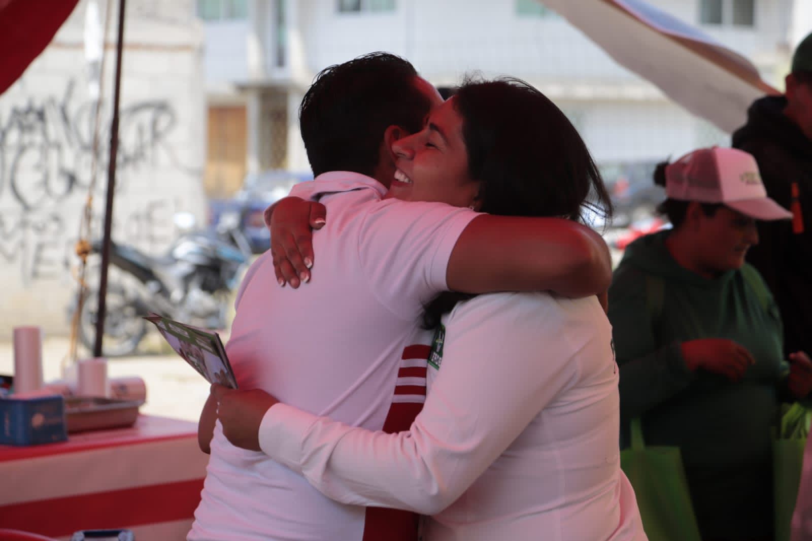 Por: Cortesía Lula Pineda Berenice Porquillo reafirma compromiso con el comercio local en San Andrés Cholula