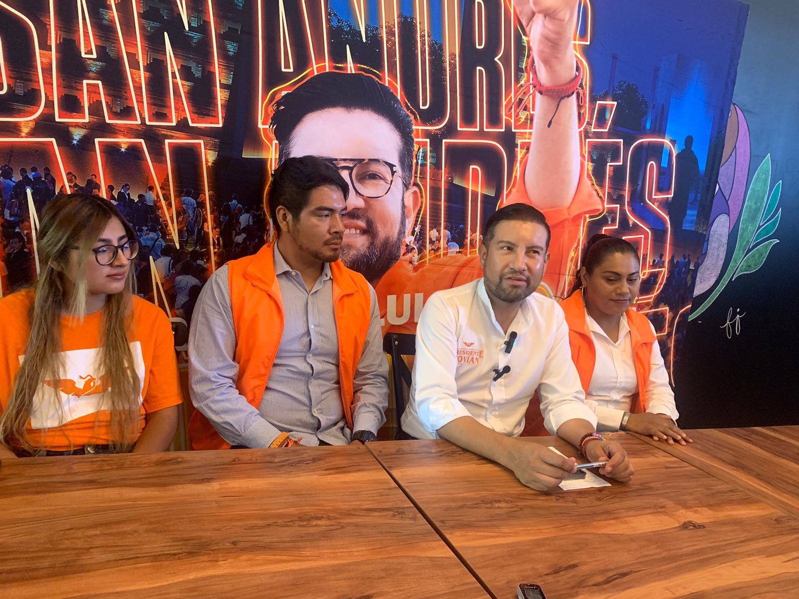 Por: Cortesía Lula Pineda Con verdaderas propuestas en beneficio de San Andrés Cholula, Eduardo Covián camina a la jornada electoral