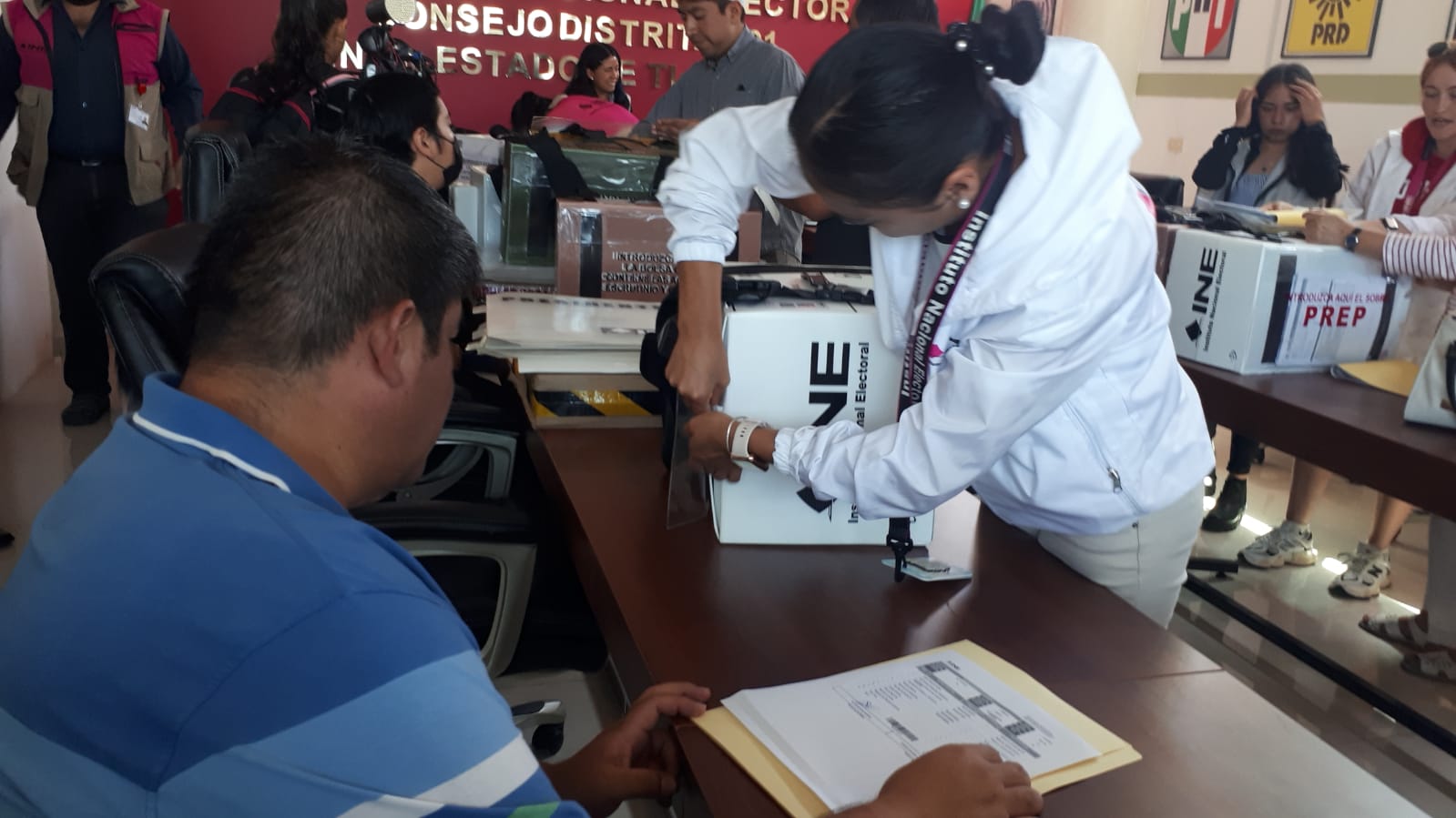 Inició la entrega de paquetes electorales a funcionarios de casilla