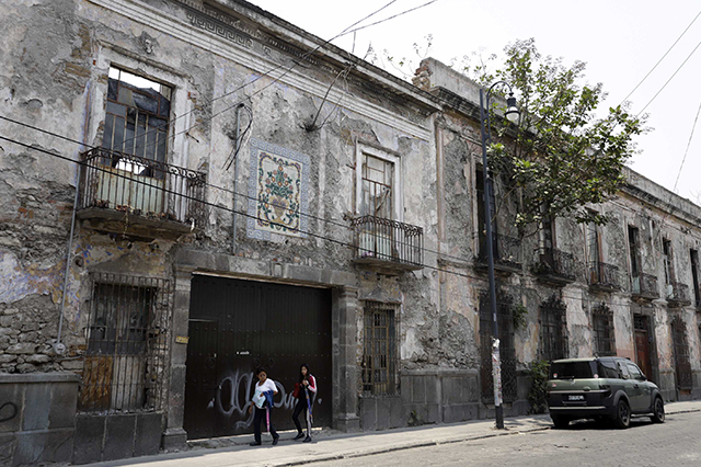 Notifican a propietarios de casas en malas condiciones en el Centro Histórico
