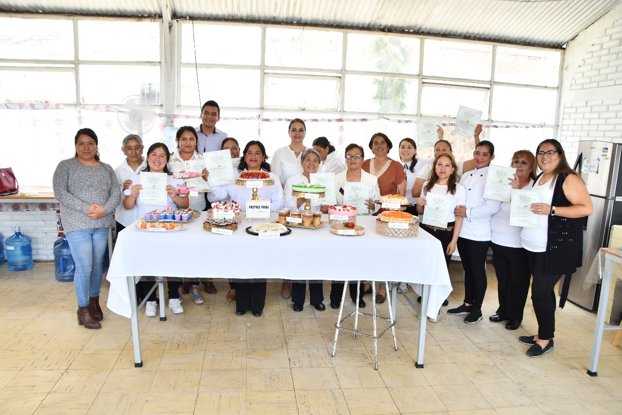 Por: Cortesía Clausura Dif Huamantla curso de elaboración de postres fríos