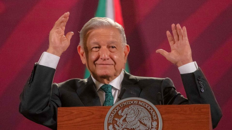 AMLO celebra reducción de pobreza en su sexenio 