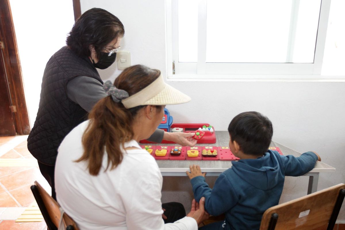 Por: Cortesía SMDIF Puebla impulsa terapias ocupacionales y de lenguaje en el CMERI