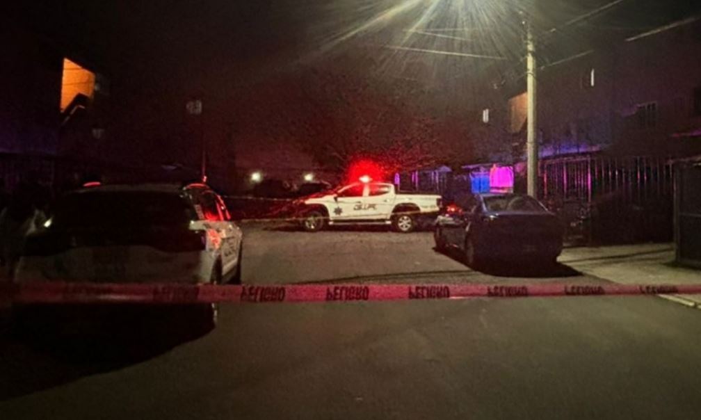 Por: Cortesía Hombre asesinado en Metepec tras riña; agresor escapa en Aveo plata