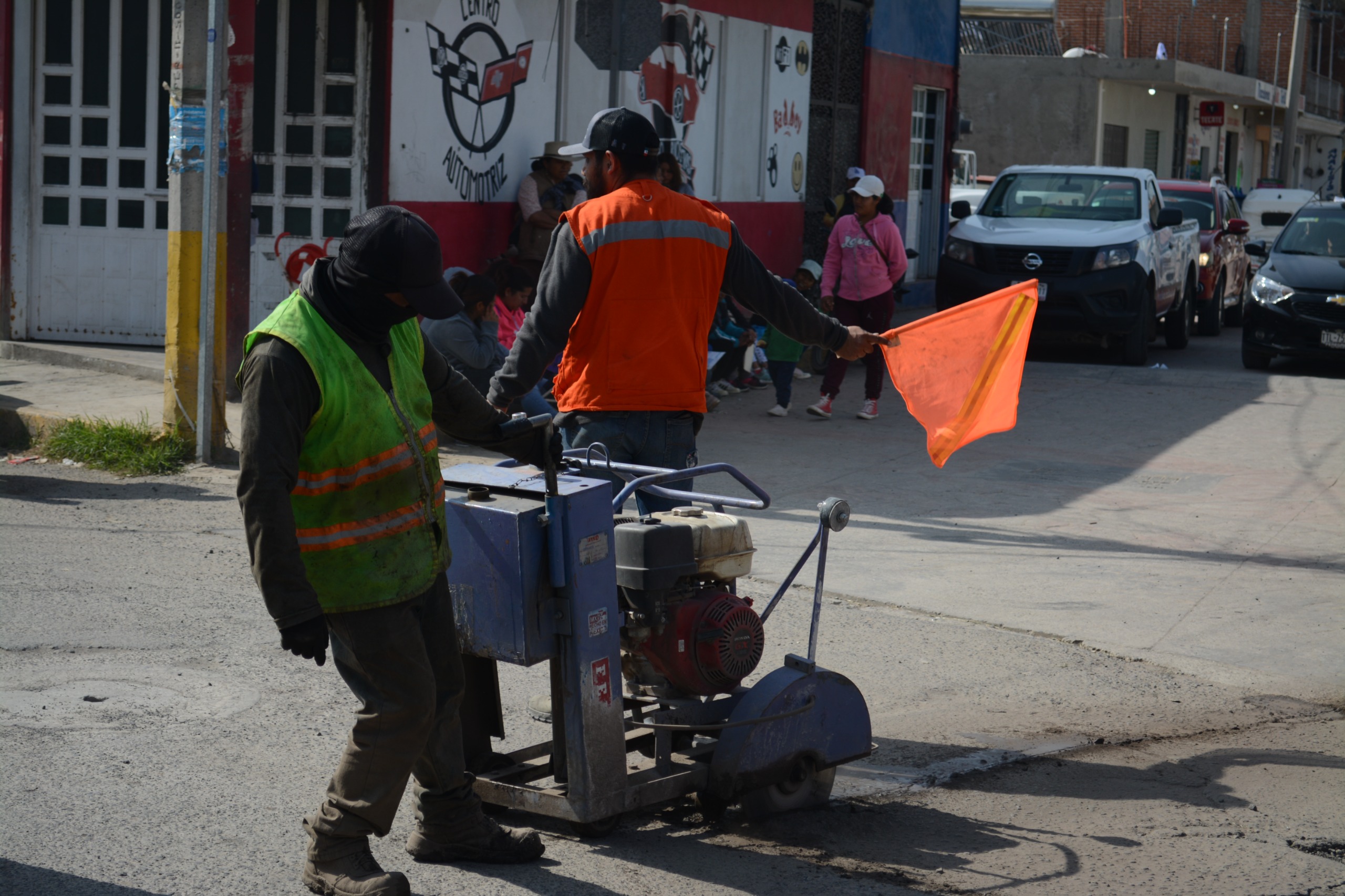 Comunicado oficial Realiza Coronango Programa de Bacheo en todo el municipio