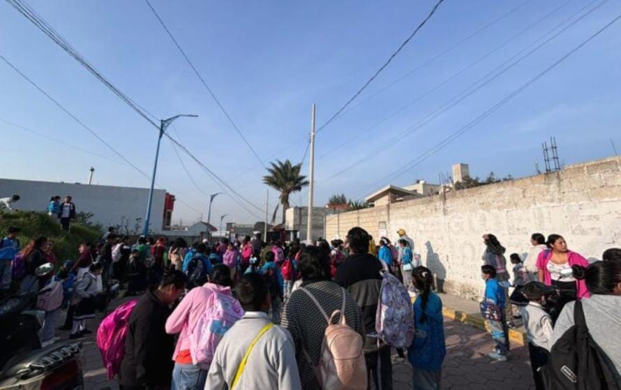 Por: Cortesía Padres exigen la salida de la directora en la primaria “Ascensión Tepal” de San Pablo del Monte