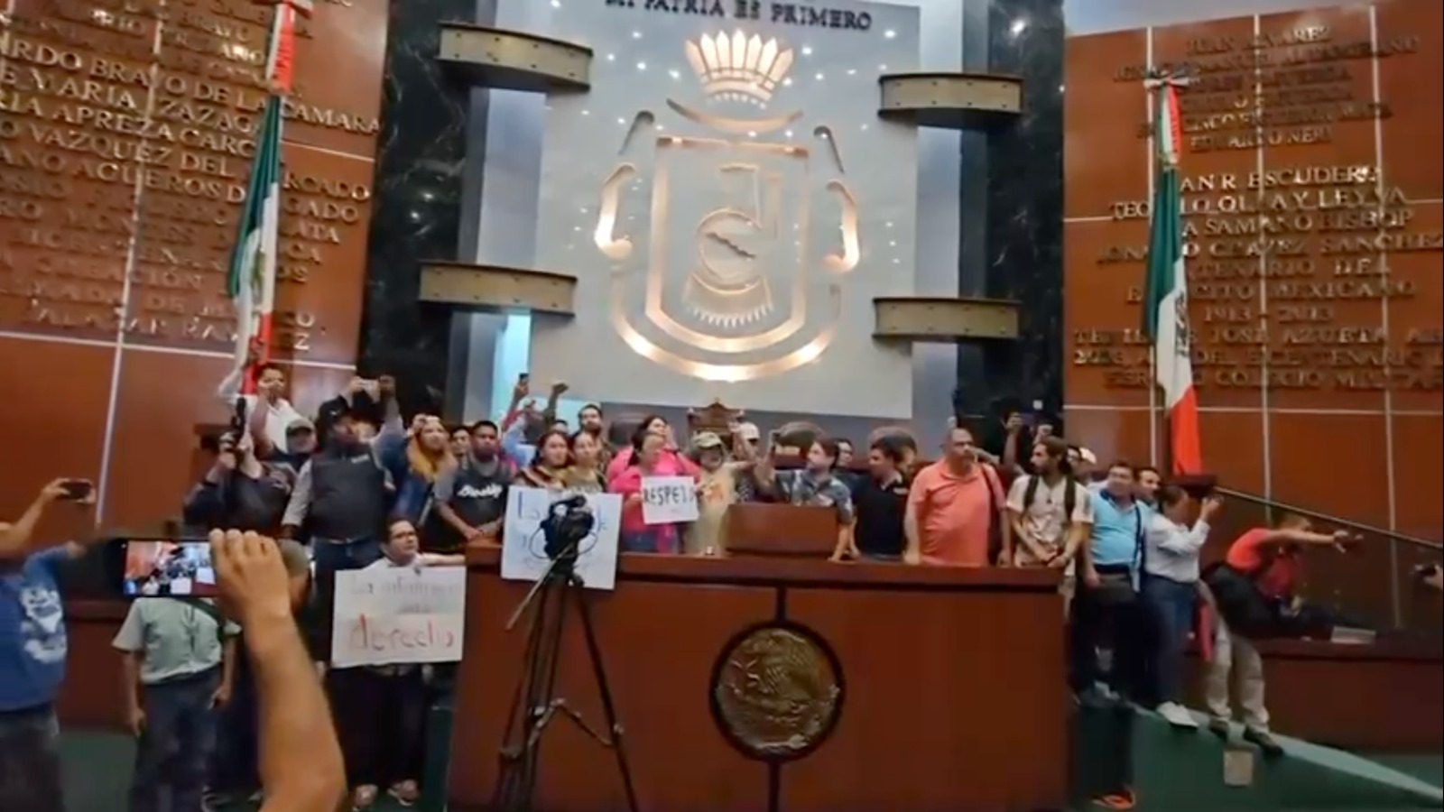 Por: Cortesía Periodistas protestan en Congreso de Guerrero tras amenazas de la diputada Citlali Téllez