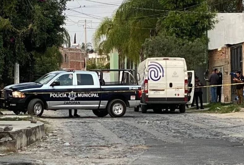 Por: Cortesía Hallan cuerpo decapitado en un sillón abandonado en Zapopan, Jalisco
