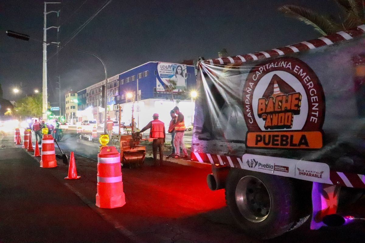 Por: Cortesía Pepe Chedraui supervisa programa emergente de bacheo en Puebla para mejorar la movilidad