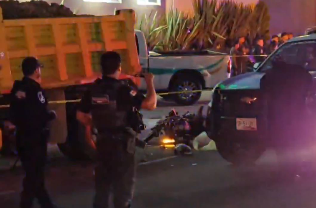 Por: Cortesía Motociclista muere en accidente con camión de volteo en Puebla