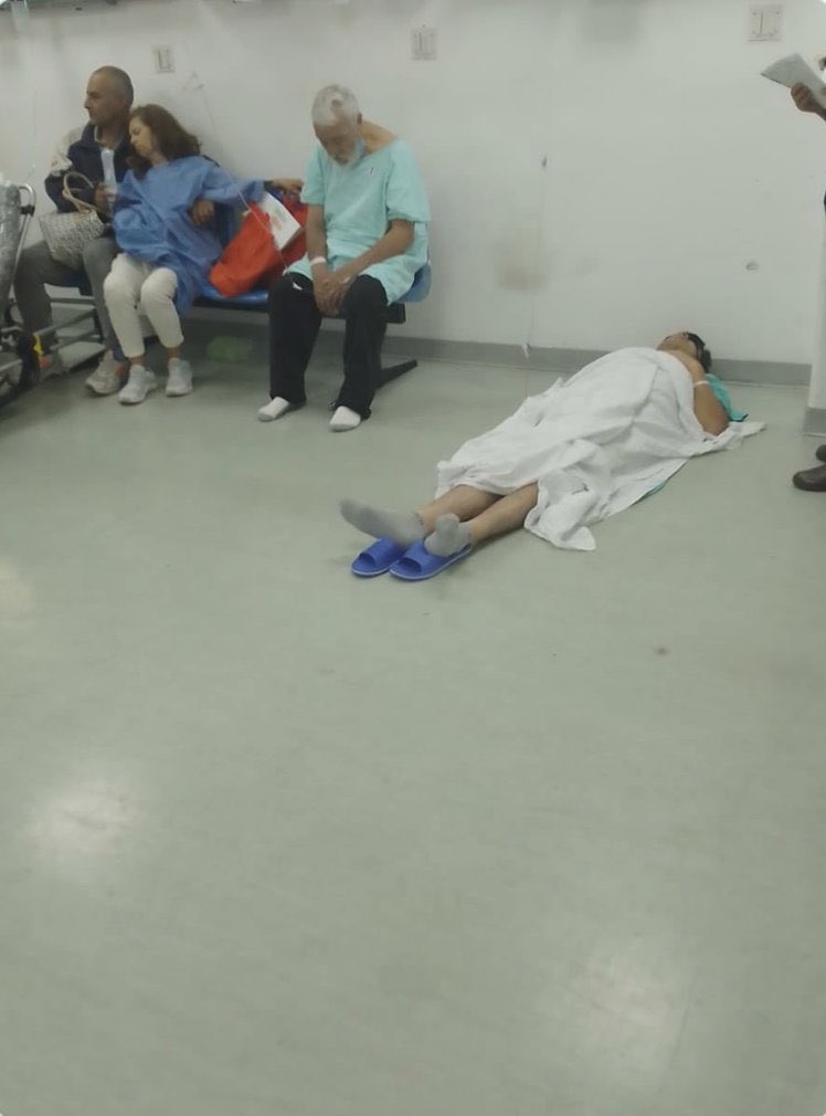 Por: Cortesía Controversia por paciente en el suelo en hospital del IMSS en Puebla: Respuesta del IMSS