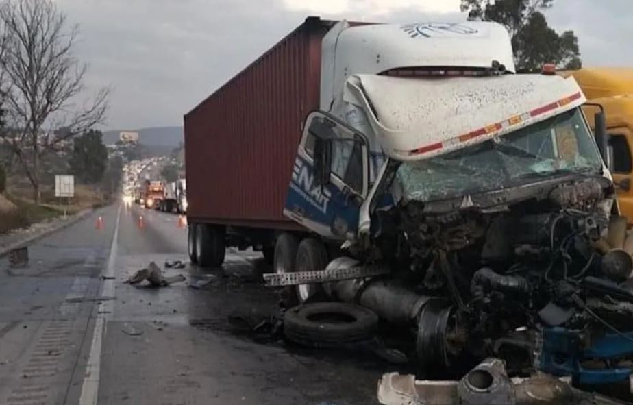 Por: Cortesía Accidente en la autopista México-Querétaro provoca largo tráfico hacia CDMX