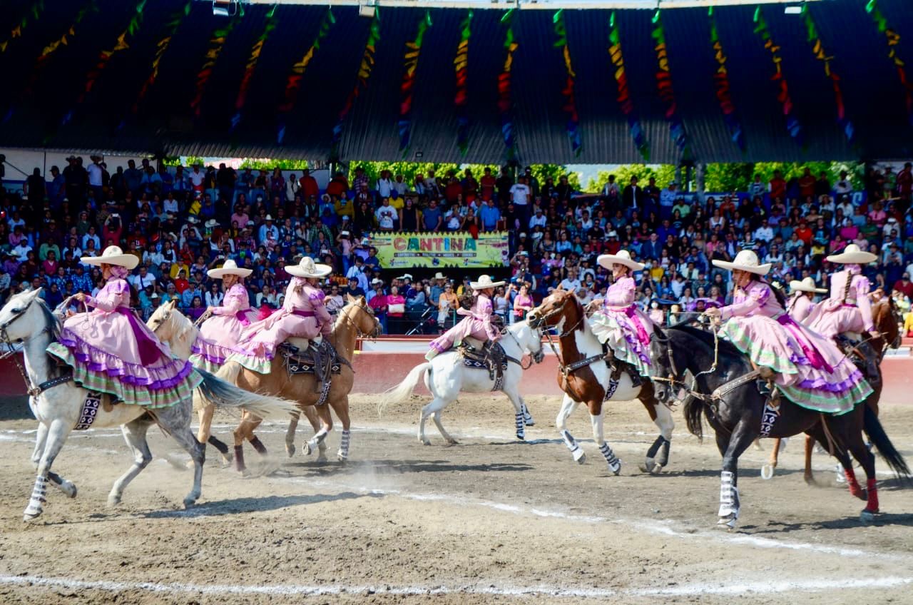 Por: Cortesía ¡Vibrante fiesta tradicional en la Feria de Ferias Tlaxcala 2024 con 80 escaramuzas!