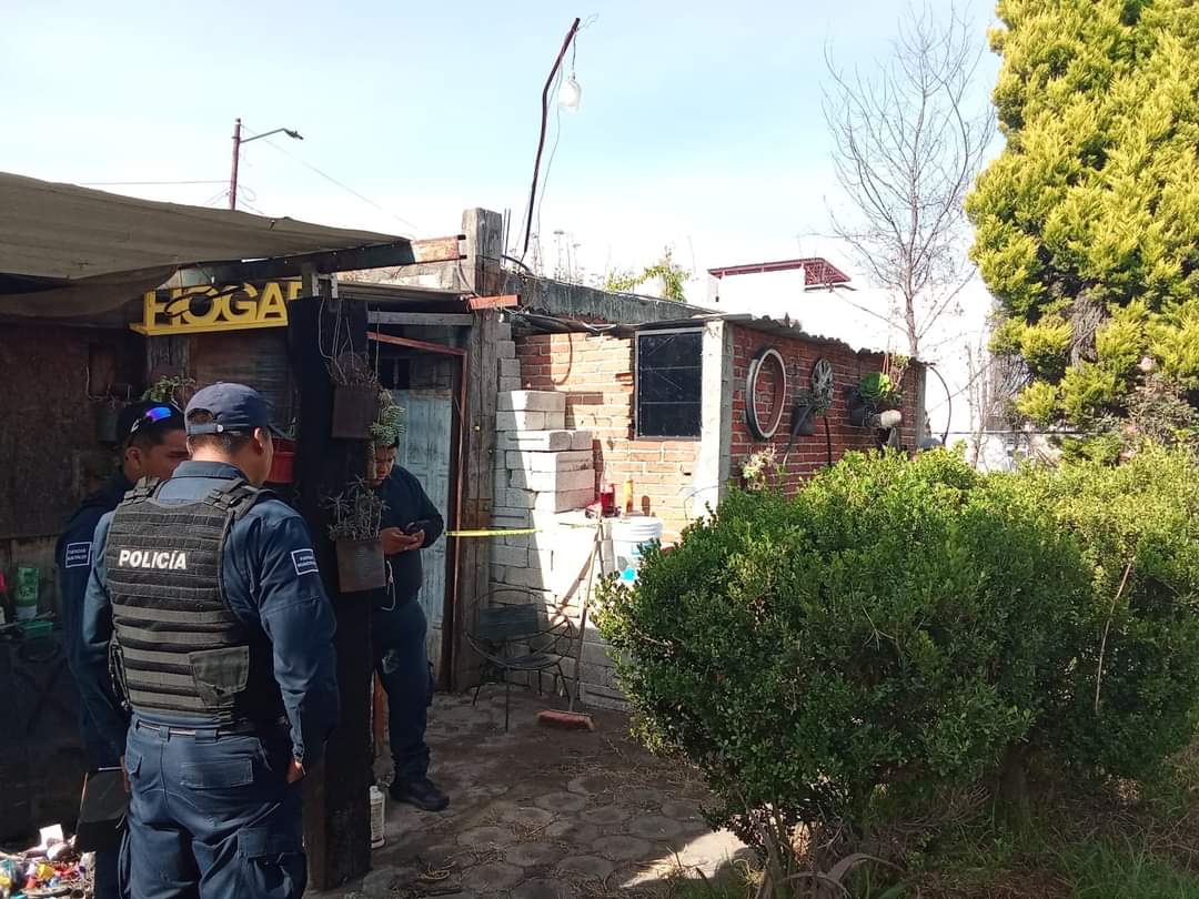 Por: Especial  Masculino elige 'la puerta falsa' en Zacatelco, familiares lo encuentran suspendido