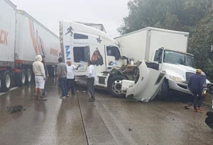 Por: Cortesía Cierre parcial en la Autopista México-Querétaro por choque múltiple