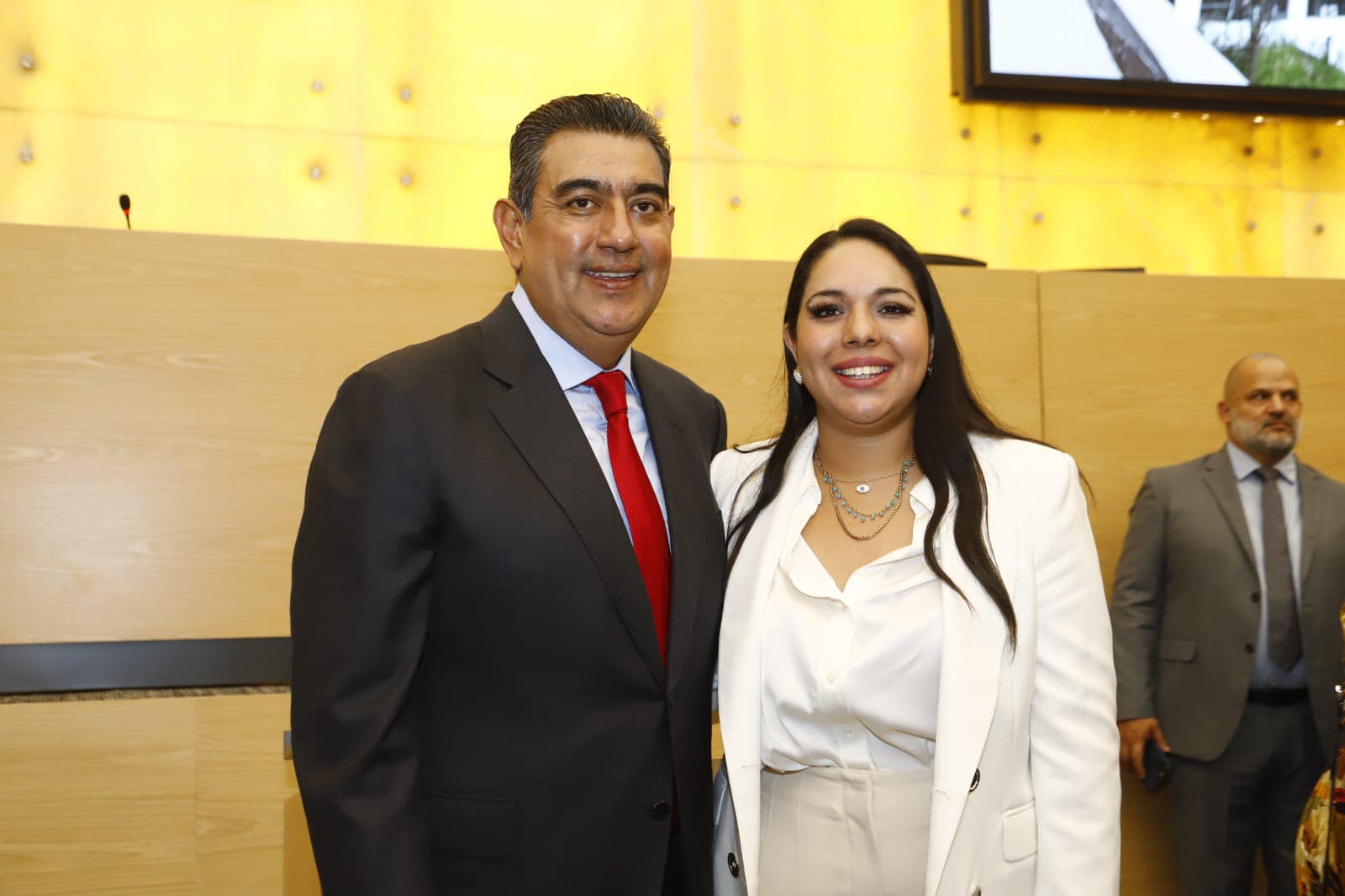 Por: Cortesía Lula Pineda Reconoce Tonantzin Fernández gestión del gobernador Sergio Salomón Céspedes