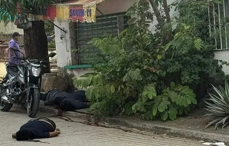 Por: Cortesía Triple homicidio cerca del panteón en Ayutla de los Libres, Guerrero