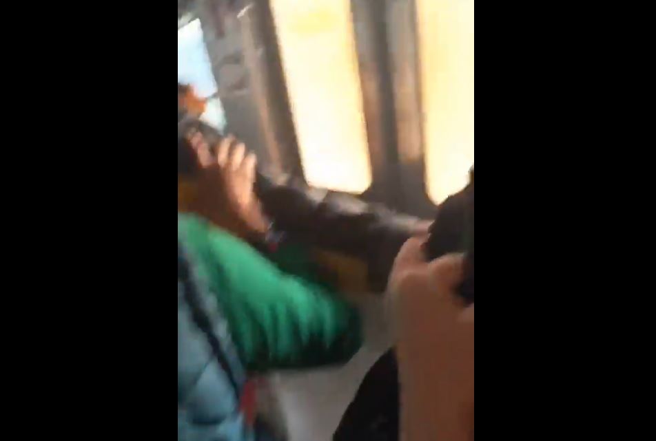 Por: Cortesía Flamazo en un vagón del Metro CDMX causa pánico entre los pasajeros