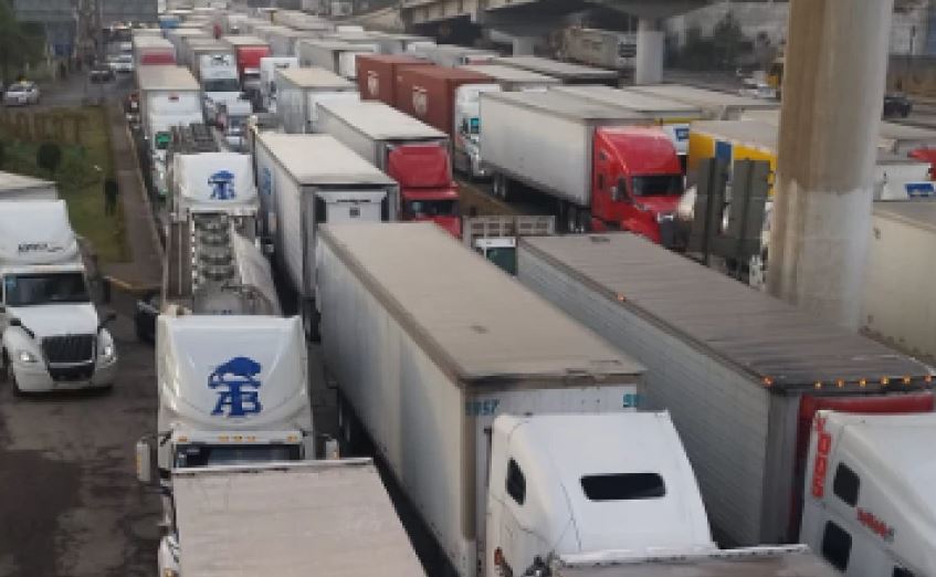 Por: Cortesía Accidente en México-Querétaro: caos vial y filas kilométricas por 15 horas