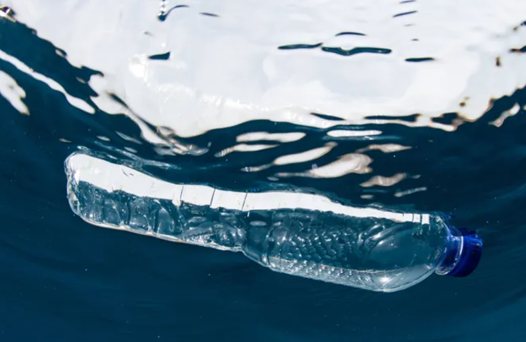 Por: Cortesía Crean plástico innovador que promete acabar con la contaminación marina