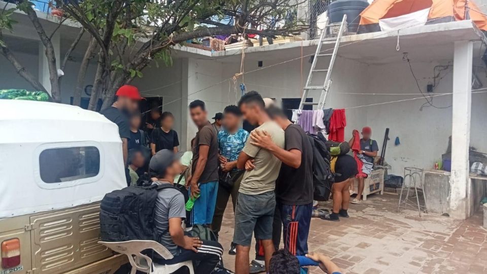 Por: Cortesía Rescatan a 174 migrantes en Juchitán en un operativo interinstitucional