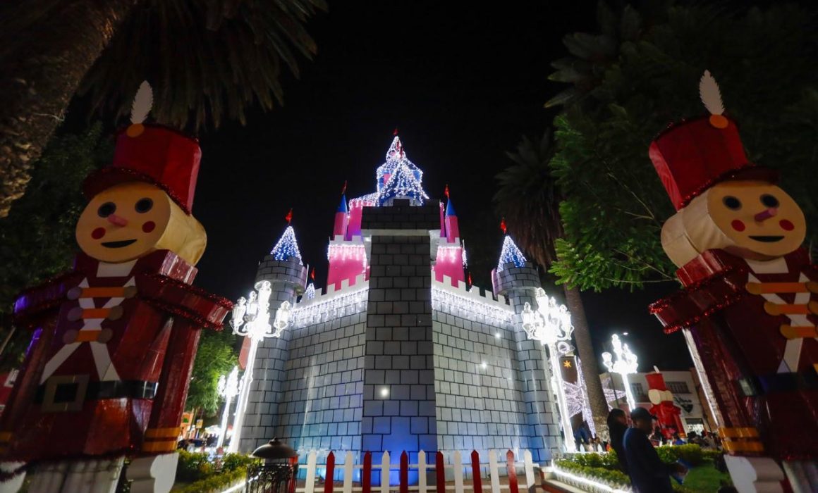 Por: Cortesía Santa Ana Chiautempan brilla con magia navideña y tradición familiar