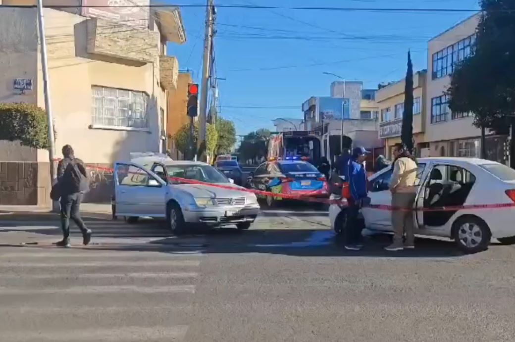 Por: Cortesía Grave accidente en Puebla: dos mujeres heridas en 23 Poniente y 9 Sur