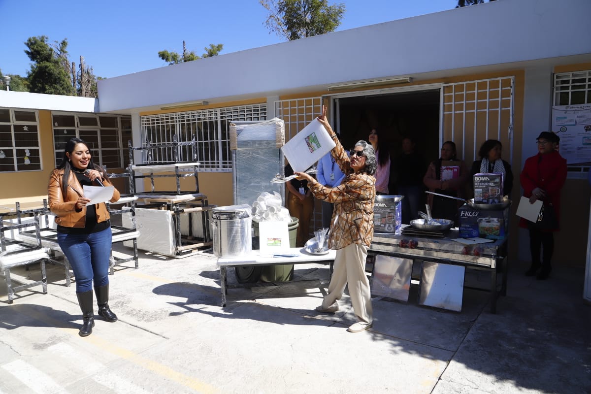 Comunicado oficial Entrega Gobierno de Cholula equipamiento de cocina en el CAM
