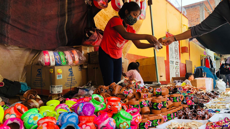 Comerciantes de Atlixco priorizan productos tradicionales para Día de Muertos