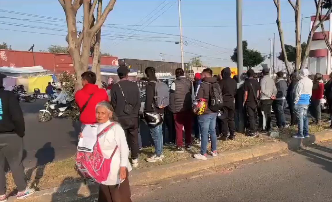 Por: Cortesía Bloqueo en Avenida Central Ecatepec: tránsito paralizado; evite la zona