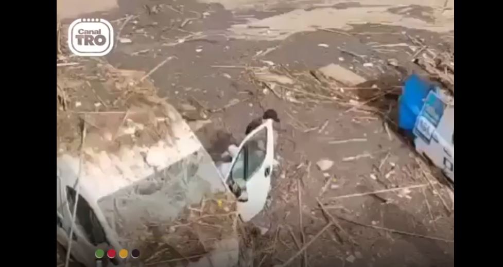 Por: Cortesía Tragedia en España: hijo encuentra a su padre ahogado tras inundaciones