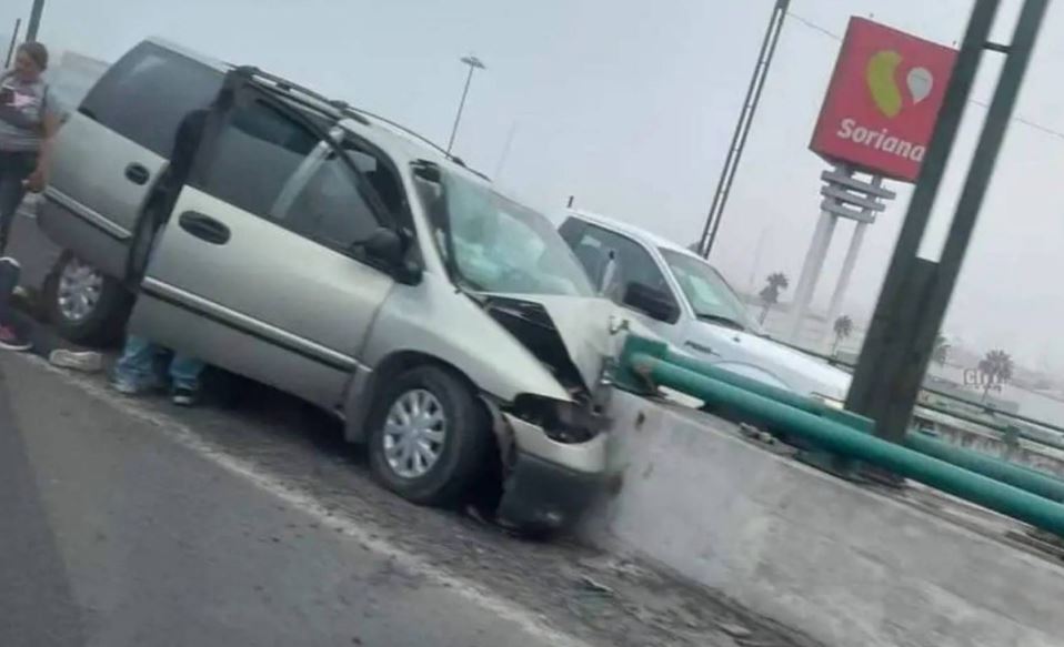 Por: Cortesía Accidente en el Boulevard Aeropuerto provoca caos vial en Toluca