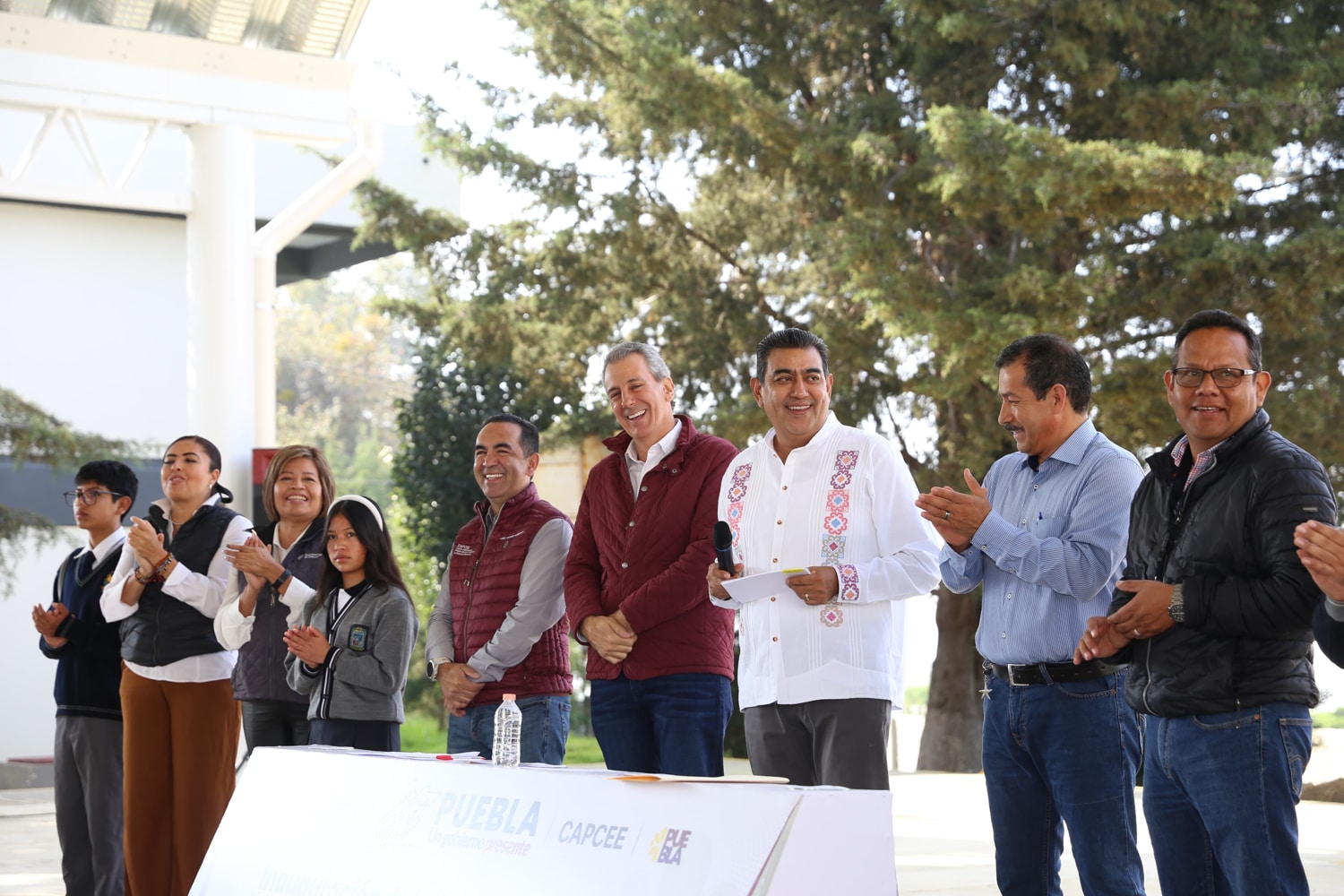 Por: Cortesía Gobernador inaugura techados escolares en San Miguel Canoa para mejorar educación