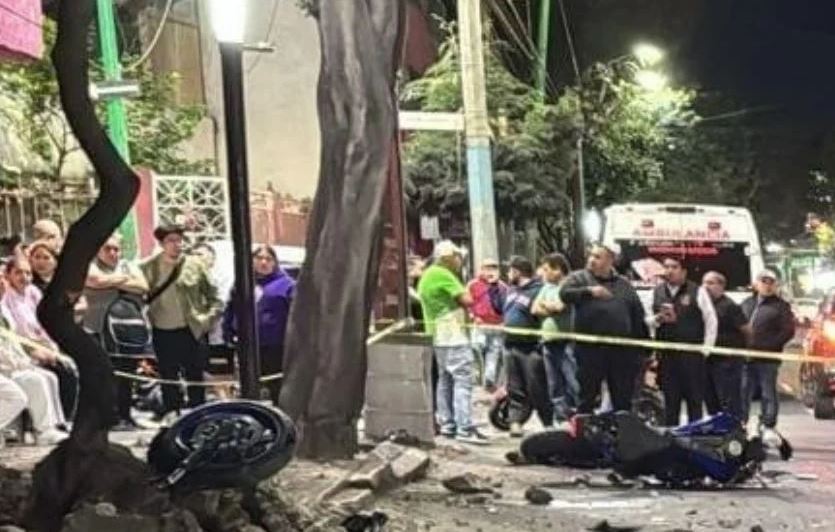 Por: Cortesía Accidente fatal en Iztapalapa: 3 muertos tras atropello y choque con árbol