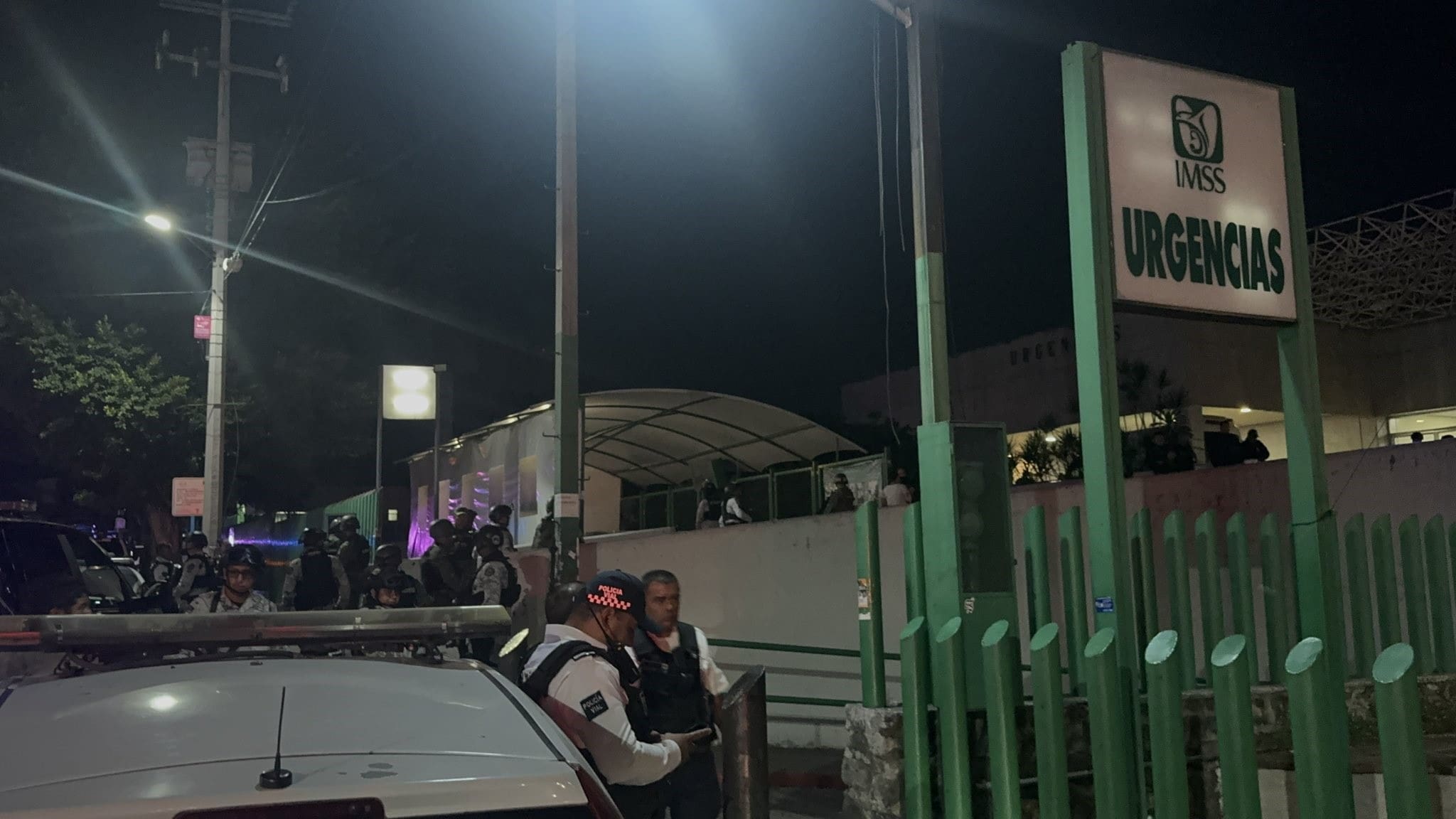 Por: Cortesía Operativo en clínica del IMSS en Cuernavaca tras balacera; reportan tres lesionados