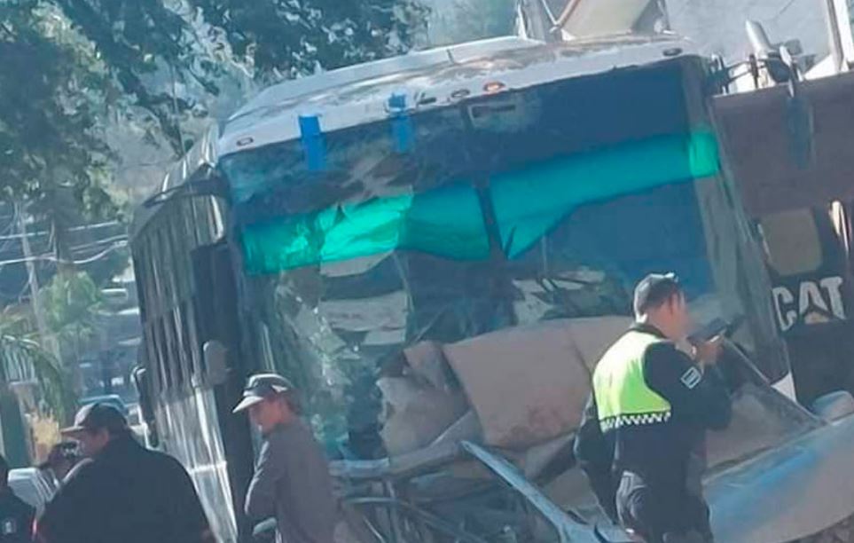 Por: Cortesía Camión sin frenos causa accidente en Tonalá; 25 lesionados y pánico a bordo