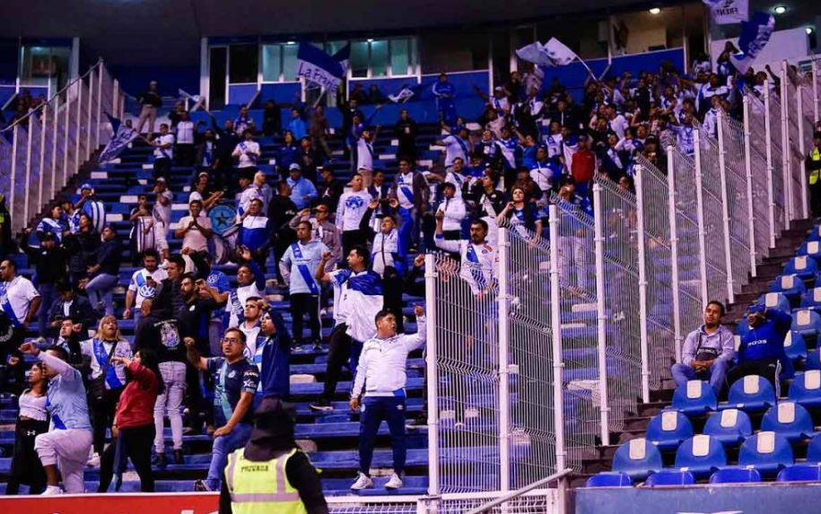 Por: Cortesía Puebla podría convertirse en Tiburones Rojos de Veracruz por bajas entradas