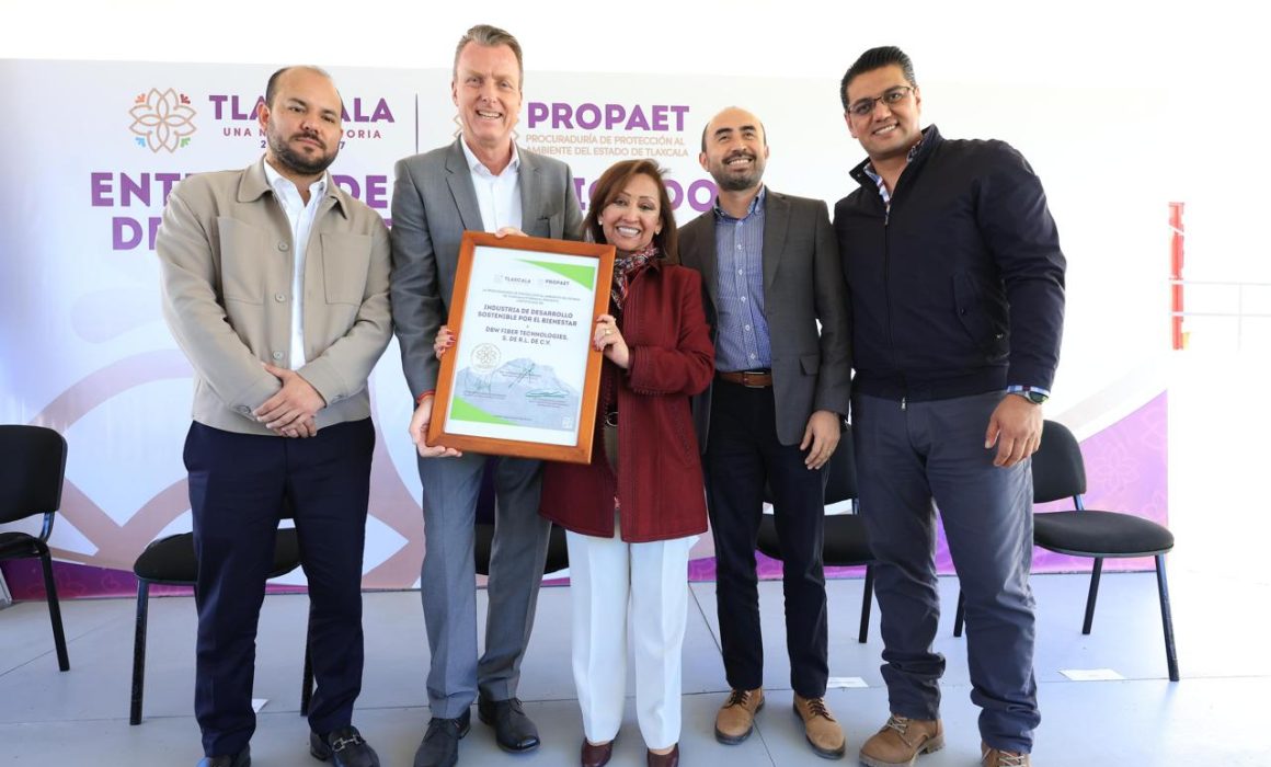 Gobernadora entrega certificados de Desarrollo Sostenible en Tlaxcala