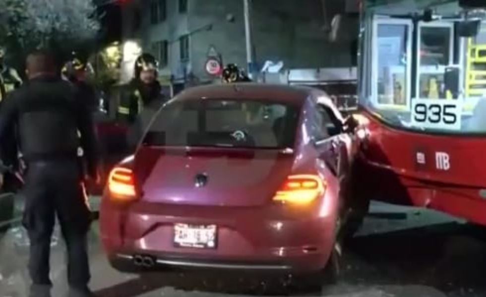 Por: Cortesía Accidente en Metrobús Línea 7 genera cierres y retrasos en la CDMX
