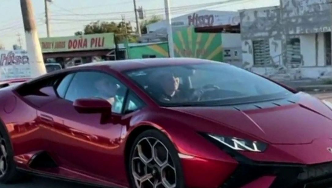 Por: Cortesía Diputado Antonio Flores genera controversia al conducir un Lamborghini