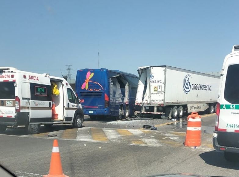 Por: Cortesía Accidente en autopista México-Querétaro provoca cierre parcial de vías