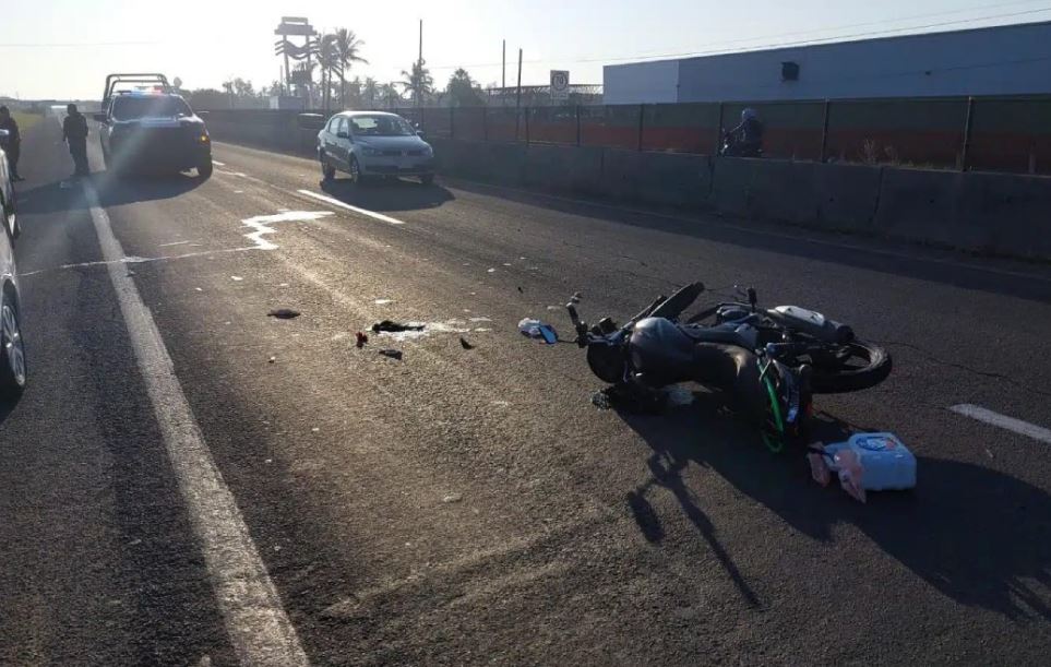 Por: Cortesía Trágico accidente en carretera México 15: motociclista pierde la vida