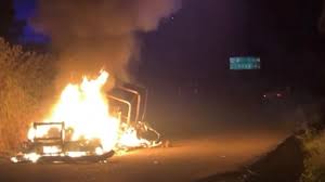 Por: Cortesía Pobladores de Arroyo Hondo en Veracruz incendian patrulla policial por presuntos abusos