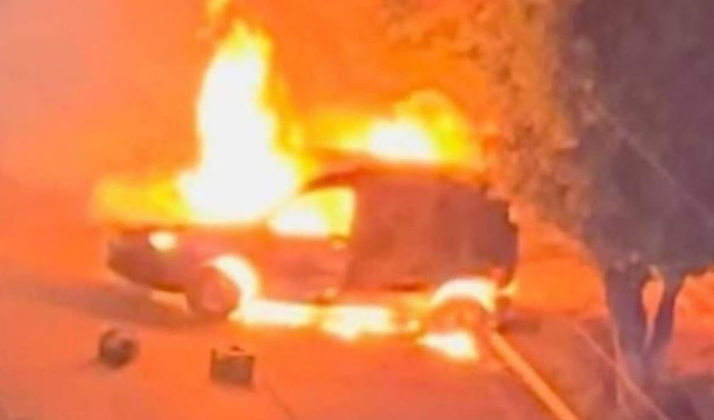 Por: Cortesía Normalistas incendian vehículo y causan destrozos en Morelia por tercer día