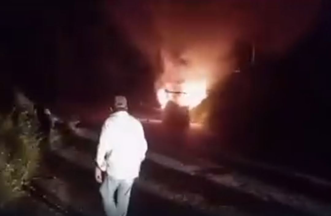 Por: Cortesía Queman patrulla en Veracruz: vecinos protestan por extorsión policial