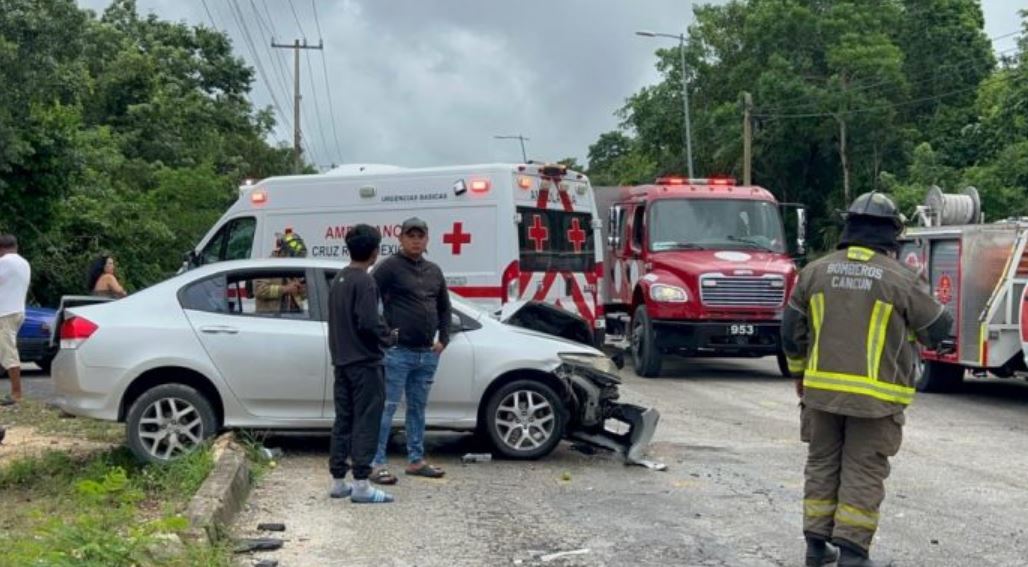 Por: Cortesía Grave accidente en Cancún cierra el Arco Vial y deja varios heridos