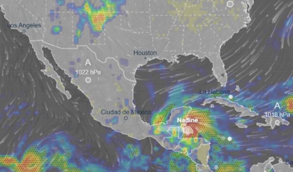 Por: Cortesía Tormenta tropical Nadine golpea Quintana Roo y avanza hacia la Península