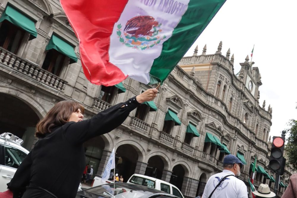 Por: Cortesía Trabajadores del Poder Judicial se manifiestan con “Caravana Fúnebre” en Puebla