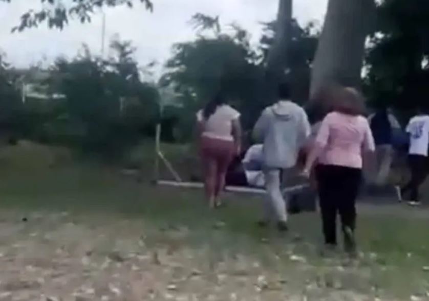 Por: Cortesía Tragedia en Cárdenas: estudiante fallece tras caerle portería en escuela