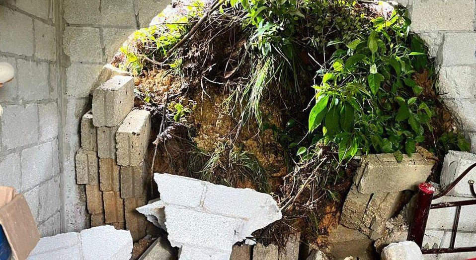 Deslave en San Pablo Zoquitlán: dos viviendas afectadas y familias en riesgo